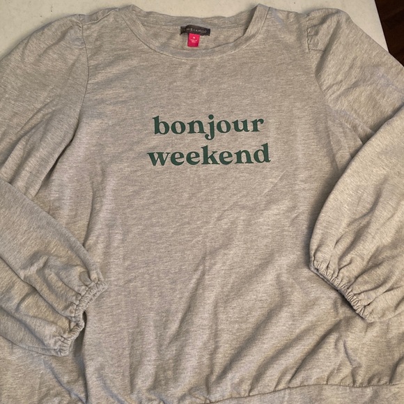 Vince Camuto Gray Crewneck with Green Text - Picture 1 of 6